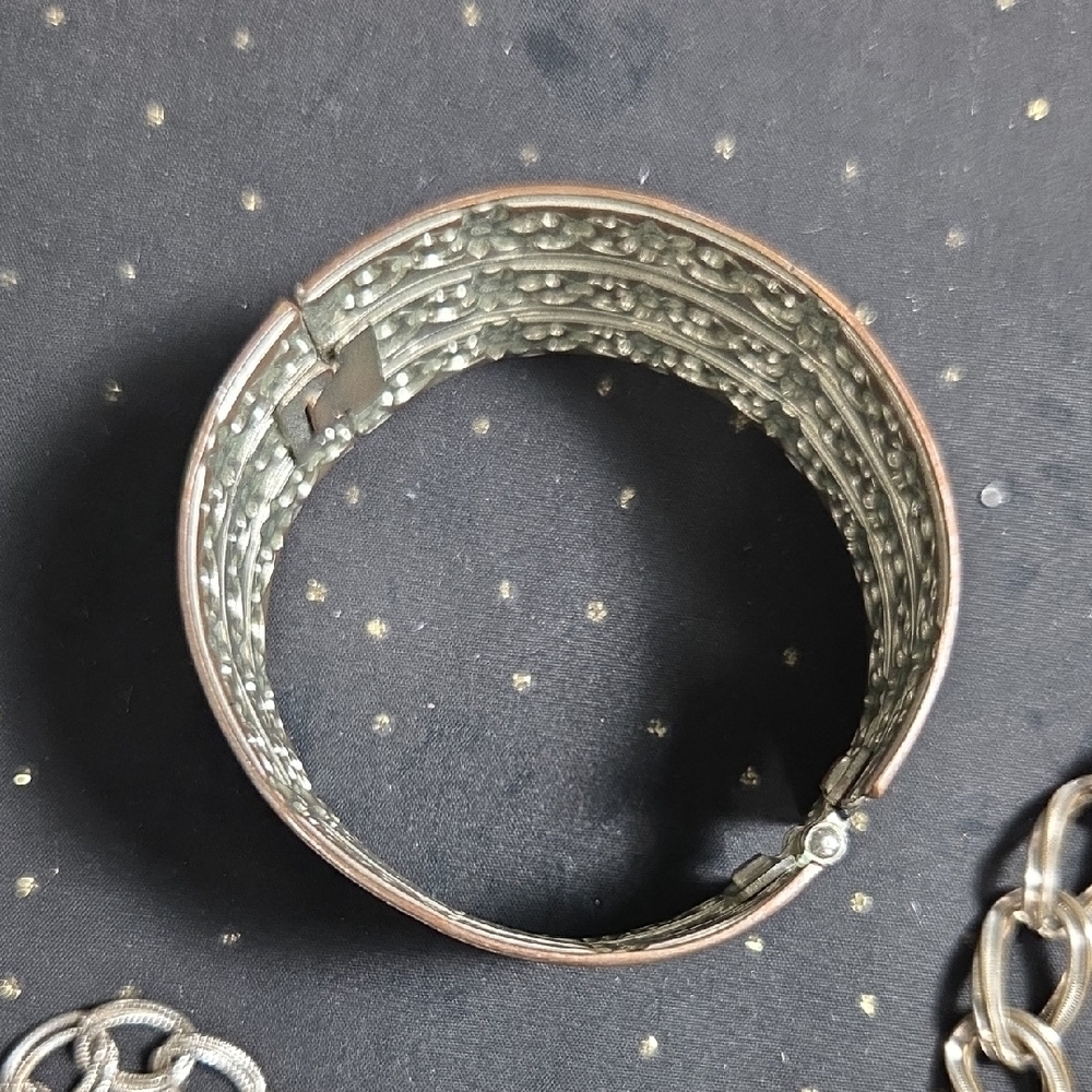 Chic Silver Bracelet Collection View 3
